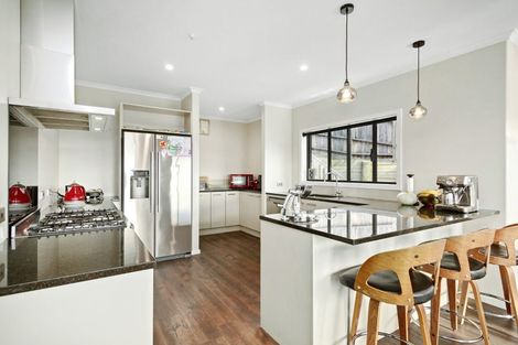 Photo of property in 13 Madeira Close, Whitby, Porirua, 5024