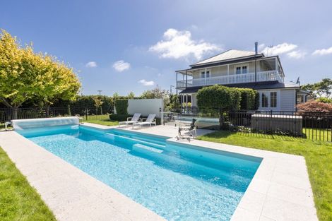 Photo of property in 340 Lawn Road, Clive, Hastings, 4180