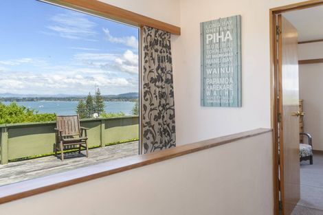 Photo of property in 84 Omokoroa Road, Omokoroa, 3114