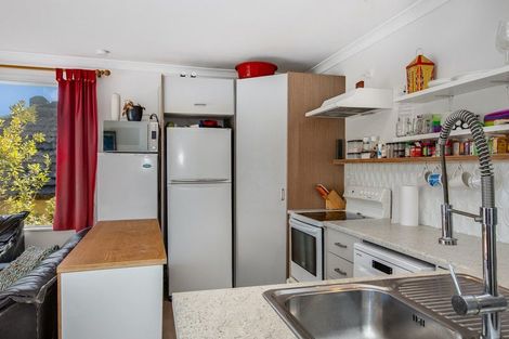 Photo of property in 34 Sievers Grove, Cannons Creek, Porirua, 5024