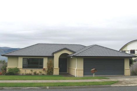 Photo of property in 7 Betty Watt Grove, Riverstone Terraces, Upper Hutt, 5018