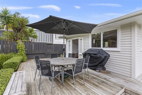 Photo of property in 16 Juniper Road, Sunnynook, Auckland, 0620