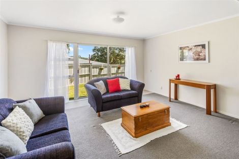 Photo of property in 97 Stewart Drive, Newlands, Wellington, 6037