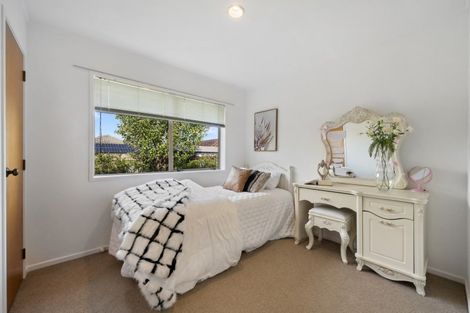 Photo of property in 1/15 Golfland Drive, Golflands, Auckland, 2013