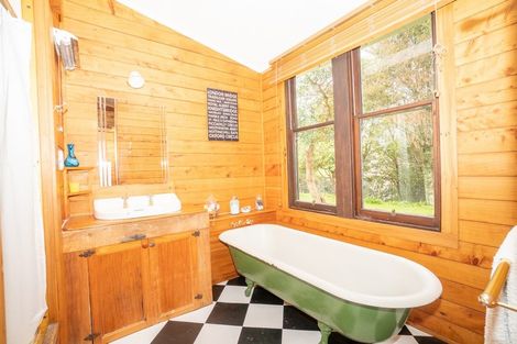 Photo of property in 832 Mako Mako Road, Pahiatua, 4983