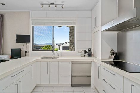 Photo of property in 48 Kelliher Drive, Wanaka, 9305