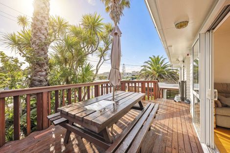 Photo of property in 44 Farquhar Road, Glendene, Auckland, 0602