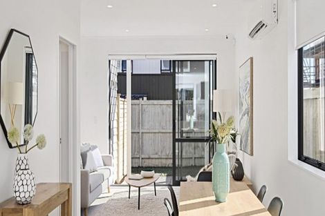 Photo of property in 1 Gallipoli Place, Flat Bush, Auckland, 2019