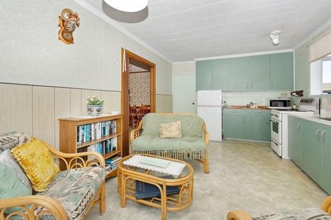 Photo of property in 11 Poto Street, Te Atatu South, Auckland, 0610