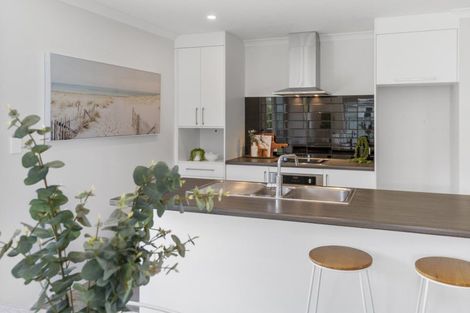 Photo of property in 7 Madeleine Place, Omokoroa, 3114