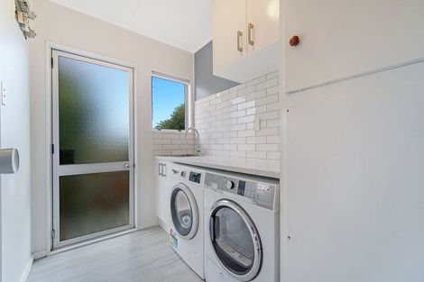 Photo of property in 1/30 Kereru Street, Henderson, Auckland, 0612