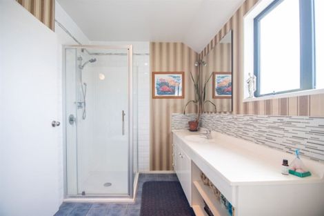 Photo of property in 2/165 Peverel Street, Riccarton, Christchurch, 8041