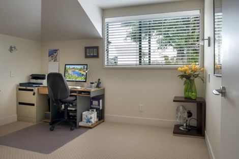 Photo of property in 1b Neeve Place, Taradale, Napier, 4112