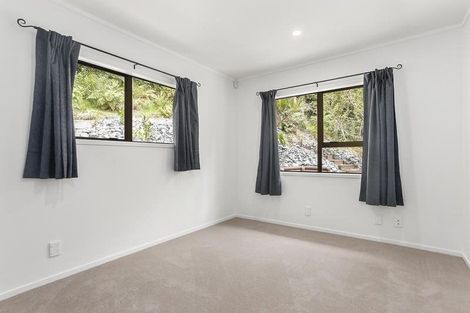 Photo of property in 406 Scenic Drive, Waiatarua, Auckland, 0612