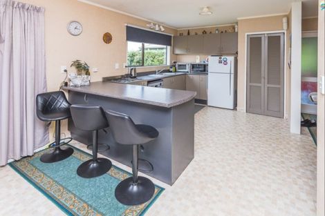 Photo of property in 14 Akepiro Place, Tawhero, Whanganui, 4501