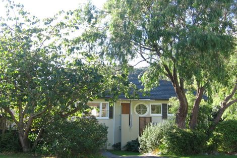 Photo of property in 2 Hinau Street, Eastbourne, Lower Hutt, 5013