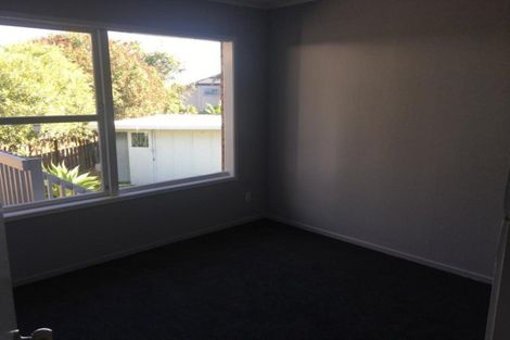 Photo of property in 2/18 Mander Place, Bucklands Beach, Auckland, 2012