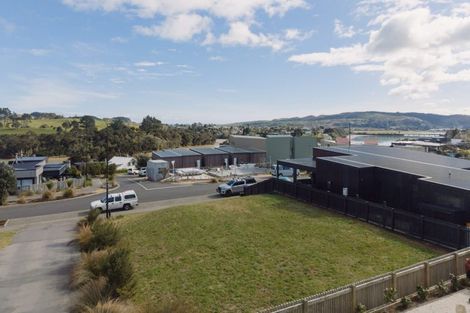 Photo of property in 3 Omahina Street, Raglan, 3225