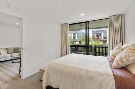 Photo of property in 2/24 Tahuhu Road, Mount Wellington, Auckland, 1062