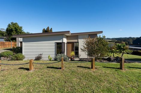 Photo of property in 5 Waterview Place, Haruru, 0204