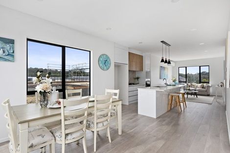 Photo of property in 28 Waihou Crescent, Albany Heights, Auckland, 0632