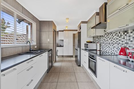 Photo of property in 49 Mack Place, Red Hill, Papakura, 2110