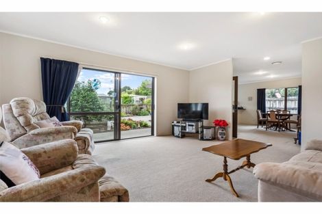 Photo of property in 96a Collingwood Road, Waiuku, 2123