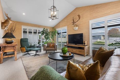 Photo of property in 1 Tupare Place, Highlands Park, New Plymouth, 4312