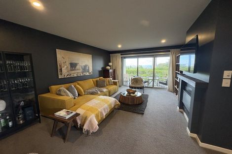 Photo of property in 8 Hikanui Drive, Havelock North, 4130