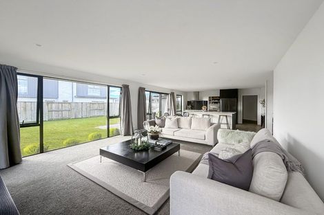 Photo of property in 4 Poroporo Way, Wharewaka, Taupo, 3330