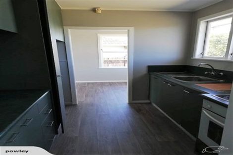 Photo of property in 16 Tairere Crescent, Rosehill, Papakura, 2113