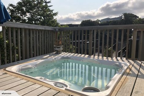 Photo of property in 66 Heathcote Road, Castor Bay, Auckland, 0620