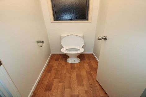 Photo of property in 35 Fruitvale Road, New Lynn, Auckland, 0600