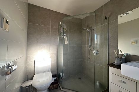 Photo of property in 5 Catlins Place, Fairview Heights, Auckland, 0632