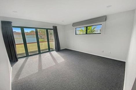 Photo of property in 24 Taroka Close, Pinehill, Auckland, 0632