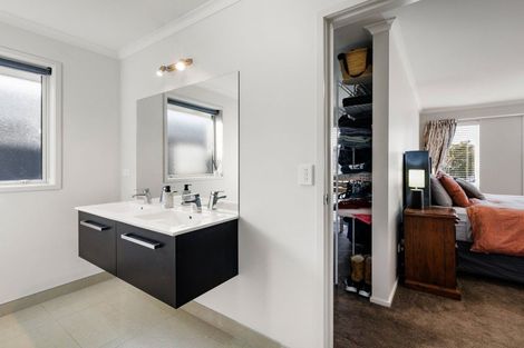 Photo of property in 5 Trauzer Place, Flagstaff, Hamilton, 3210