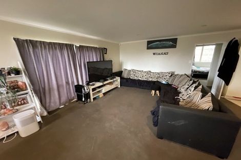 Photo of property in 28 Kathleen Reece Place, Waiuku, 2123