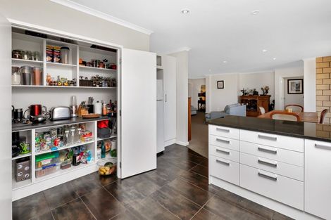 Photo of property in 4 Lanyard Place, One Tree Point, 0118