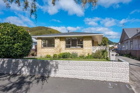 Photo of property in 18 Norton Park Avenue, Fairfield, Lower Hutt, 5011
