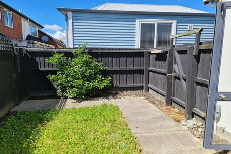 Photo of property in 2/12 Elizabeth Street, Riccarton, Christchurch, 8011