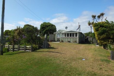 Photo of property in 22 Dewe Terrace, Foxton Beach, Foxton, 4815