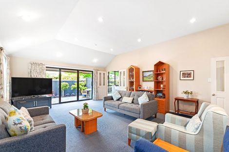 Photo of property in 2/95 Saint James Avenue, Papanui, Christchurch, 8053