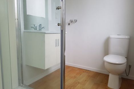 Photo of property in 2 Chester Avenue, Greenhithe, Auckland, 0632