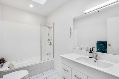 Photo of property in 9 Spalding Rise, Golflands, Auckland, 2013