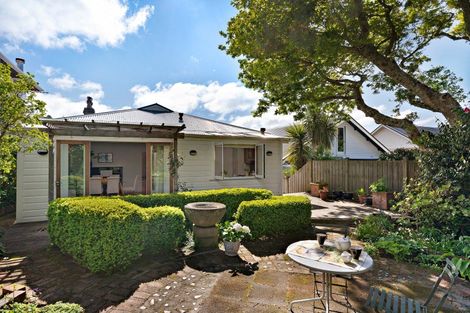 Photo of property in 35 Rimu Road, Kelburn, Wellington, 6012