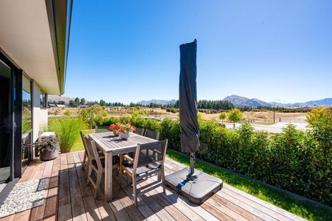 Photo of property in 8 Tahi Street, Albert Town, Wanaka, 9305