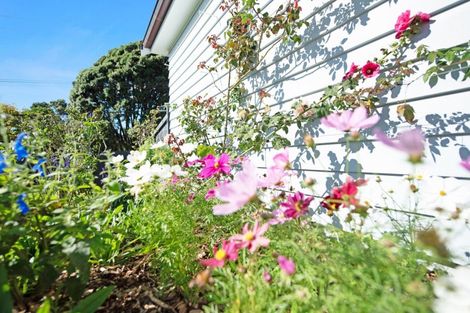 Photo of property in 8 Kaka Street, Waikanae, 5036