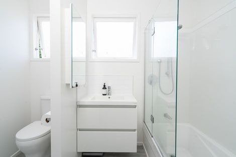 Photo of property in 38 Aubrey Crescent, Rainbow Point, Taupo, 3330