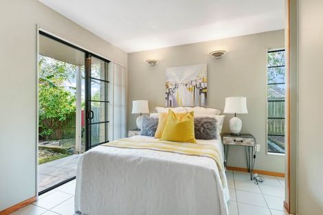 Photo of property in 3a Woodside Avenue, Northcote, Auckland, 0627