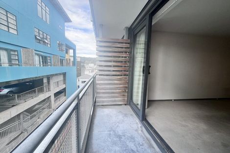 Photo of property in Dual Apartments, 401/142 Vivian Street, Te Aro, Wellington, 6011